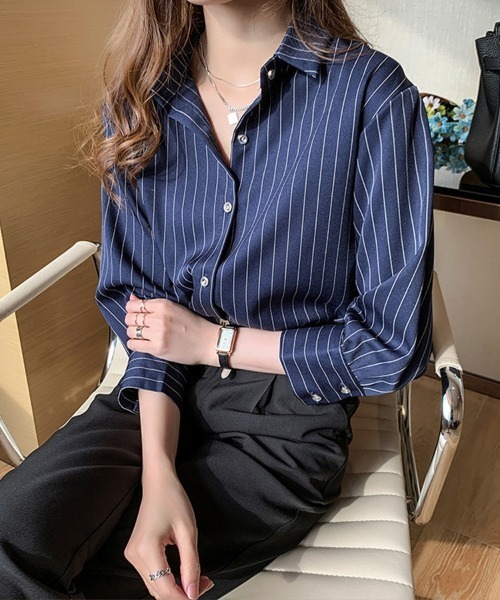Flugge(フラッジー)の「大人ストライプシャツ(シャツ/ブラウス・レディース・ネイビー/ホワイト・LARGE/MEDIUM)」の2枚目の写真