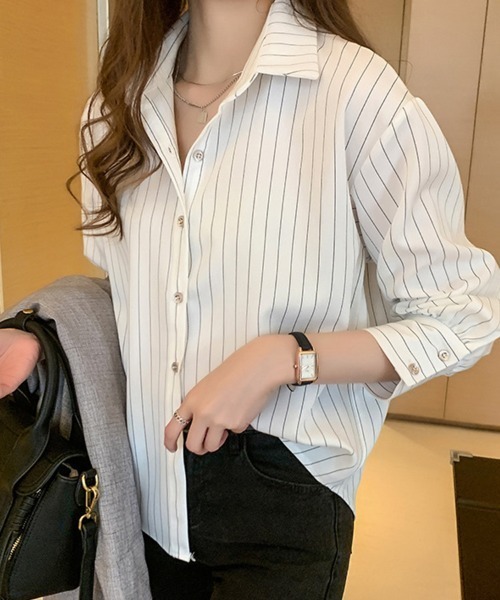 Flugge(フラッジー)の「大人ストライプシャツ(シャツ/ブラウス・レディース・ネイビー/ホワイト・LARGE/MEDIUM)」の4枚目の写真