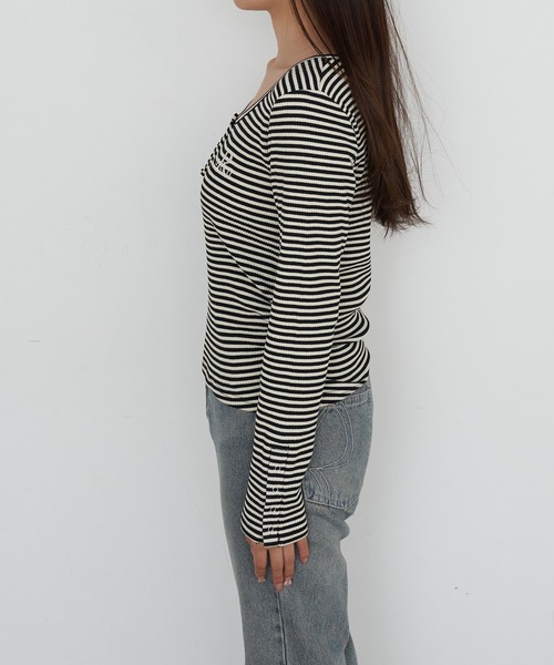 RAY CASSIN（レイカズン）の「胸刺繍UネックヘンリーTシャツ（Tシャツ/カットソー・レディース・グレー/ホワイト系その他2/グレー系その他2/ホワイト/ホワイト系その他・FREE）」の21枚目の写真