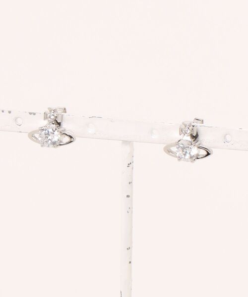 Vivienne Westwood(ヴィヴィアンウエストウッド)の「REINA EARRINGS(ピアス(両耳用)・レディース・グリーン系その他/ピンク系その他/シルバー・FREE)」の3枚目の写真