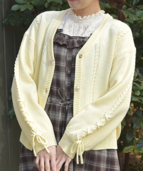axes femme(アクシーズファム)の「リボン釦編み上げニットCD(カーディガン/ボレロ・レディース・グレー/イエロー/ホワイト/ピンク・FREE)」の3枚目の写真