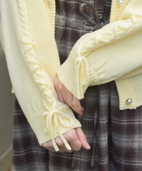 axes femme(アクシーズファム)の「リボン釦編み上げニットCD(カーディガン/ボレロ・レディース・グレー/イエロー/ホワイト/ピンク・FREE)」の15枚目の写真