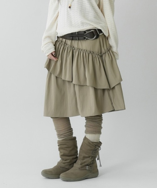 Vipoa（ヴィポア）の「asymmetry frill skirt（スカート・レディース・カーキ/ブラック・FREE）」の2枚目の写真