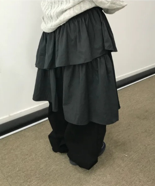 Vipoa（ヴィポア）の「asymmetry frill skirt（スカート・レディース・カーキ/ブラック・FREE）」の5枚目の写真