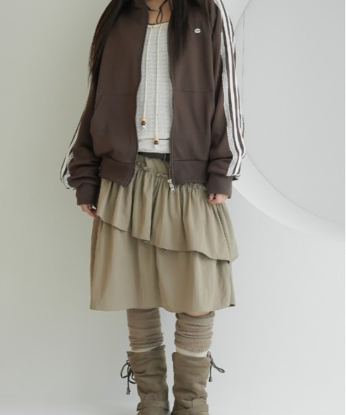 Vipoa（ヴィポア）の「asymmetry frill skirt（スカート・レディース・カーキ/ブラック・FREE）」の10枚目の写真