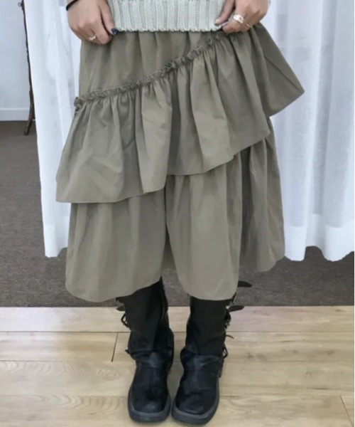 Vipoa（ヴィポア）の「asymmetry frill skirt（スカート・レディース・カーキ/ブラック・FREE）」の12枚目の写真