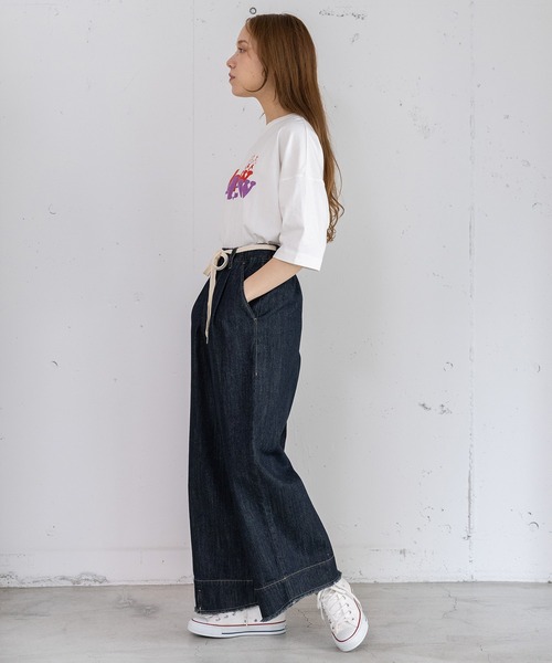 POU DOU DOU(プードゥドゥ)の「スリットヘムタックデニムパンツ(デニムパンツ・レディース・インディゴブルー/ブルー系その他・3)」の4枚目の写真