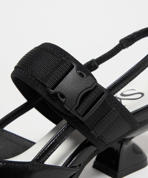 SY UNITED ARROWS(シーユナイテッドアローズ)の「<SY> シェイプヒールベルクロバックベルト パンプス50↑(パンプス・レディース・ブラック/シルバー・23.5cm/23cm/22.5cm/22cm/25cm/24.5cm/24cm)」の11枚目の写真