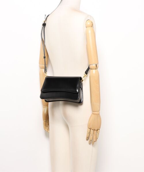 NiiNa(ニーナ)の「【 NiiNa / ニーナ 】高品質レザー2wayスリムシルエットショルダーバッグ(ショルダーバッグ・レディース・ブラウン/レッド/ブラック・FREE)」の18枚目の写真