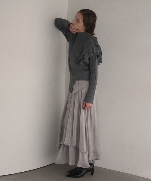 MIELI INVARIANT（ミエリインヴァリアント）の「Aurora Tiered Sheen Skirt（スカート・レディース・ライトグレー・FREE）」の7枚目の写真