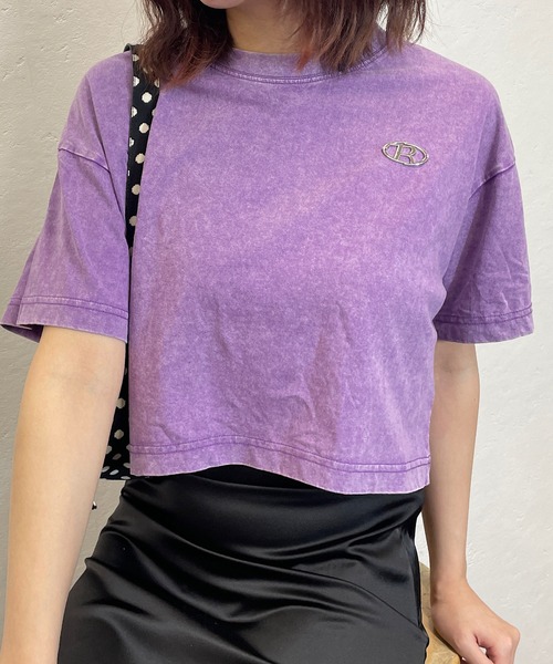 ROGER AND RAW(ロジャーアンドロウ)の「プレート付きピグメントクロップドTシャツ(Tシャツ/カットソー・レディース・ブラック/グレー/ベージュ/パープル・FREE)」の12枚目の写真