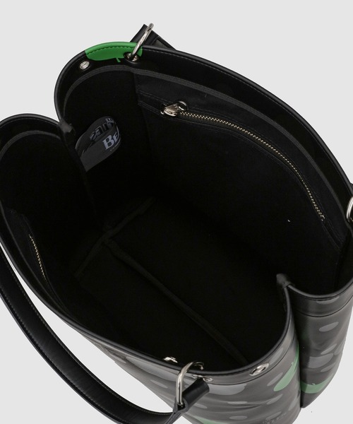 THE BEATLES COMME des GARCONS（ザ ビートルズ コムデギャルソン）の「THE BEATLES CdG TOTE BAG APPLE PRINTED（トートバッグ・メンズ・ブラック・ONE SIZE）」の6枚目の写真