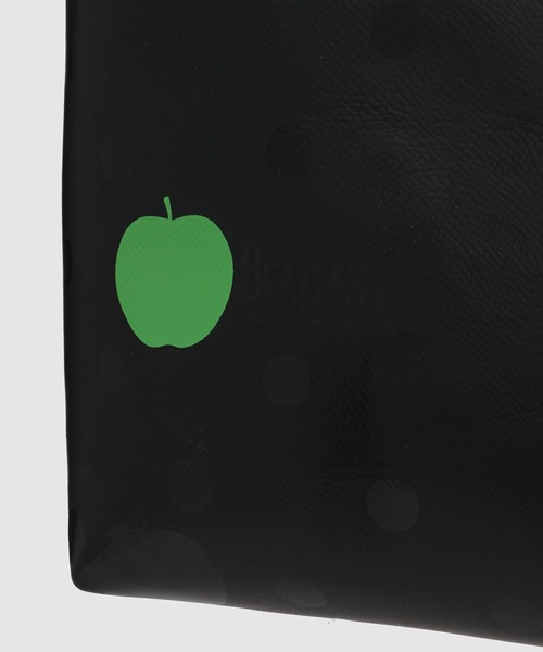 THE BEATLES COMME des GARCONS（ザ ビートルズ コムデギャルソン）の「THE BEATLES CdG TOTE BAG APPLE PRINTED（トートバッグ・メンズ・ブラック・ONE SIZE）」の4枚目の写真