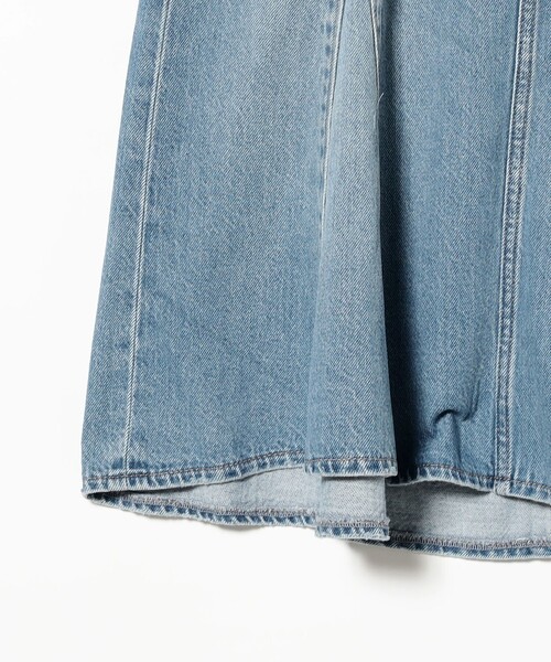 Ray BEAMS（レイビームス）の「LEVI’S(R) / GODET KNEE LENGTH SKIRT（スカート・レディース・ブルー系その他3・24inch）」の5枚目の写真