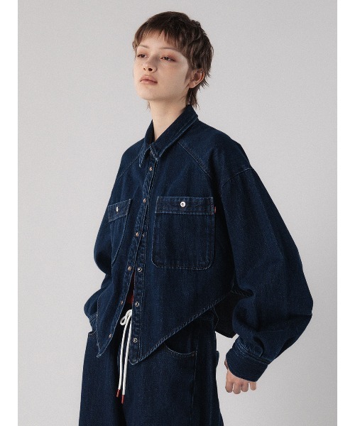 ELCHELE(エルチェレ)の「EDGE DENIM SHIRT(シャツ/ブラウス・レディース・インディゴブルー・FREE)」の2枚目の写真