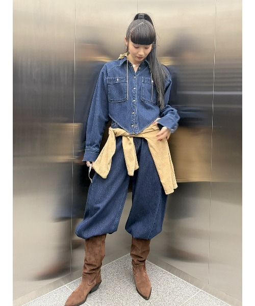 ELCHELE(エルチェレ)の「EDGE DENIM SHIRT(シャツ/ブラウス・レディース・インディゴブルー・FREE)」の12枚目の写真