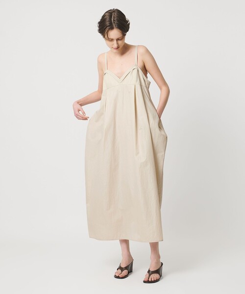 AEWEN MATOPH（イウエン マトフ）の「＜AEWEN MATOPH＞コクーンキャミワンピース ‐ ウォッシャブル ‐（ワンピース・レディース・ベージュ/ブラック・36/38）」の2枚目の写真