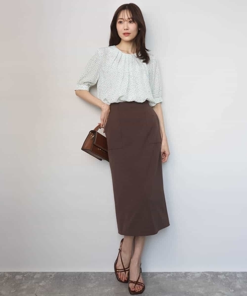 MK MICHEL KLEIN（エムケーミッシェルクラン）の「フラワーモチーフプリントブラウス/接触冷感/UVカット/洗える（シャツ/ブラウス・レディース・ネイビー/アイボリー・38）」の19枚目の写真
