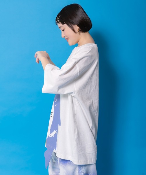 ScoLar Parity（スカラーパリティ）の「361120：しっぽ飛び出しサメニャン柄Tシャツ（Tシャツ/カットソー・レディース・イエロー/ブラック/オフホワイト・S/M）」の7枚目の写真