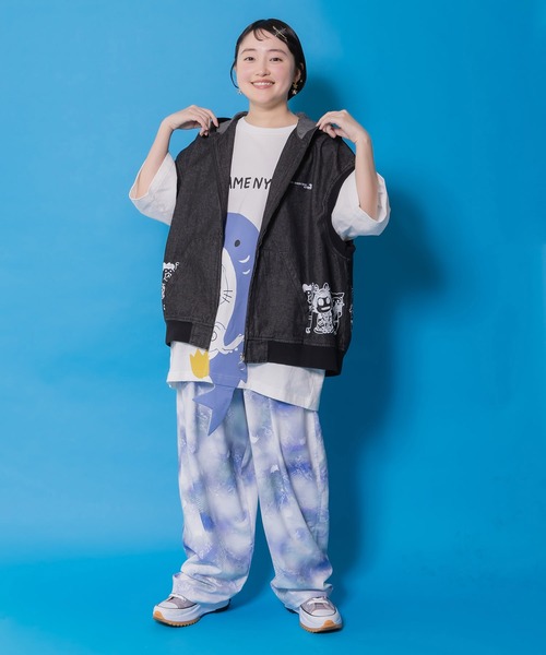 ScoLar Parity（スカラーパリティ）の「361120：しっぽ飛び出しサメニャン柄Tシャツ（Tシャツ/カットソー・レディース・イエロー/ブラック/オフホワイト・S/M）」の11枚目の写真