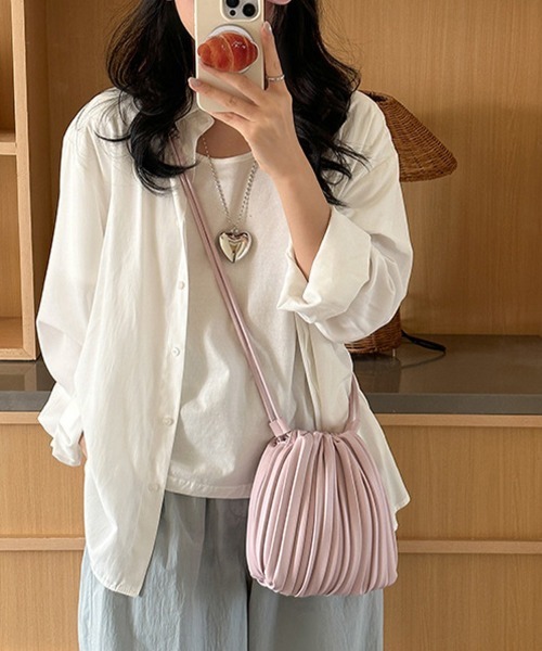 ReRe(リリ)の「プリーツデザイン×巾着ショルダーバッグ(ショルダーバッグ・レディース・ピンク/ブラウン/ブラック/ベージュ/ブルー/カーキ・FREE)」の13枚目の写真