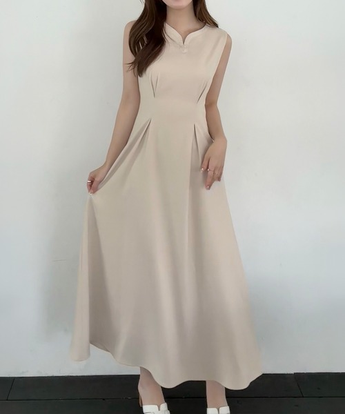 junoah(ジュノア)の「キーネックノースリーブワンピース(ワンピース・レディース・モカ/アイボリー/ブラック・SMALL/MEDIUM/LARGE)」の4枚目の写真