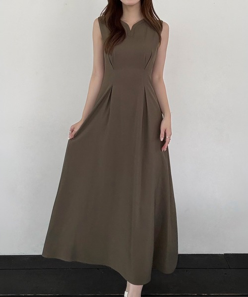 junoah(ジュノア)の「キーネックノースリーブワンピース(ワンピース・レディース・モカ/アイボリー/ブラック・SMALL/MEDIUM/LARGE)」の10枚目の写真