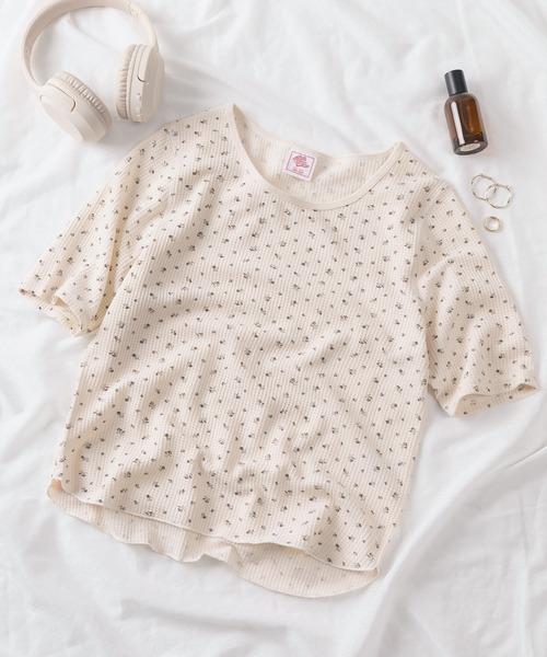 JEMORGAN(ジェーイーモーガン)の「【87】【JEMORGAN/ジェーイーモーガン】花柄 ワッフル クルーネックTシャツ/レディース/26SUMMER NEW(Tシャツ/カットソー・レディース・ブルー/パープル/ネイビー/ブラック/ピンク・FREE)」の2枚目の写真