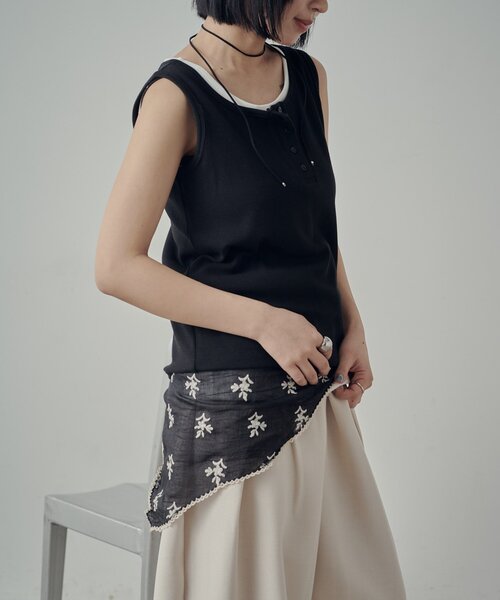 goocy(グーシー)の「【2セットアイテム】ヘンリータンク+ベーシックタンク(キャミソール・レディース・ネイビー/ブラック/グレー/レッド・FREE)」の7枚目の写真
