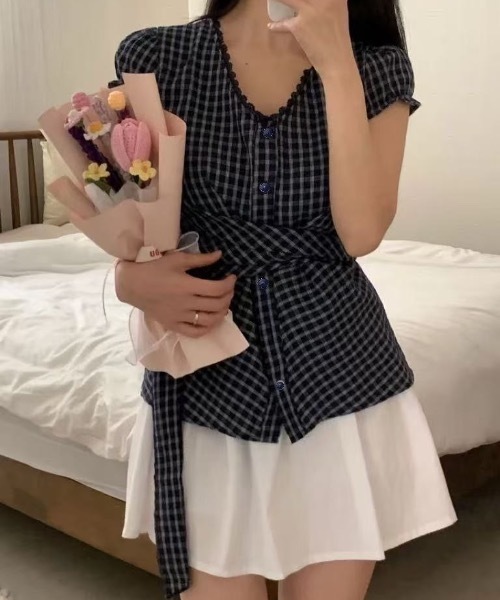 Teem Store(チームストア)の「チェック柄Vネックレース付ウエストリボン半袖シャツ(シャツ/ブラウス・レディース・ホワイト/ブルー・S/M)」の13枚目の写真