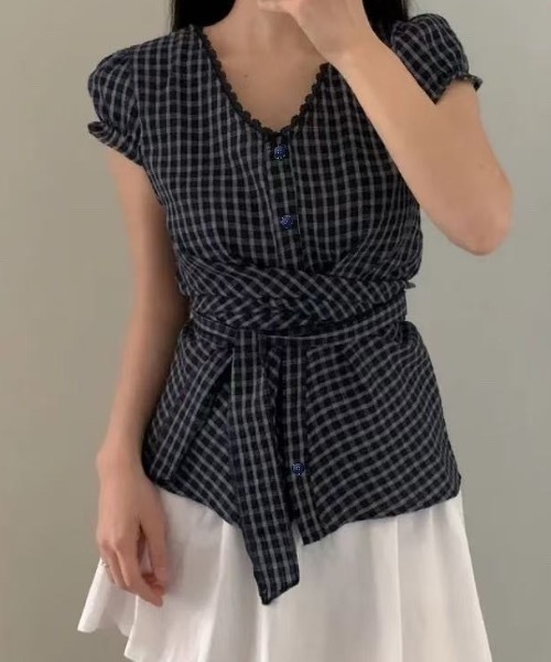 Teem Store(チームストア)の「チェック柄Vネックレース付ウエストリボン半袖シャツ(シャツ/ブラウス・レディース・ホワイト/ブルー・S/M)」の18枚目の写真