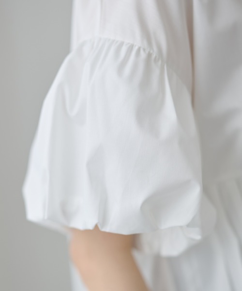 DAYRA(デイラ)の「パフスリーブ プリーツ 半袖 チュニック ブラウス(シャツ/ブラウス・レディース・ホワイト/モカ・FREE)」の4枚目の写真