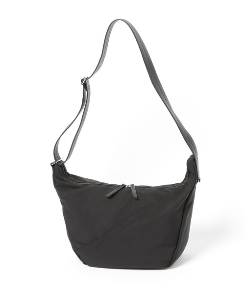 LAKOLE（ラコレ）の「スラッシュZIPコンビショルダーバッグ / 665330（ショルダーバッグ・メンズ・ブラック/チャコール・FREE）」の10枚目の写真