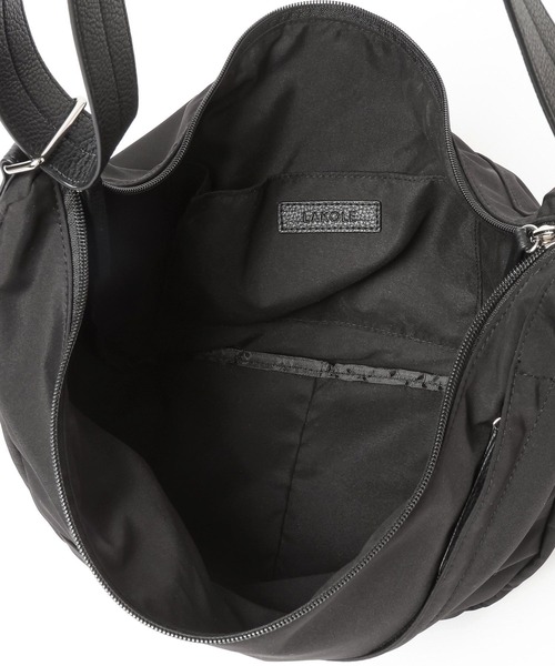 LAKOLE（ラコレ）の「スラッシュZIPコンビショルダーバッグ / 665330（ショルダーバッグ・メンズ・ブラック/チャコール・FREE）」の6枚目の写真
