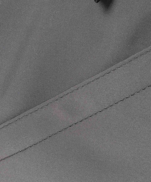 LAKOLE（ラコレ）の「スラッシュZIPコンビショルダーバッグ / 665330（ショルダーバッグ・メンズ・ブラック/チャコール・FREE）」の7枚目の写真