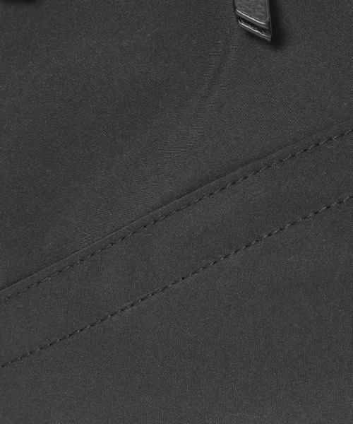 LAKOLE（ラコレ）の「スラッシュZIPコンビショルダーバッグ / 665330（ショルダーバッグ・メンズ・ブラック/チャコール・FREE）」の8枚目の写真