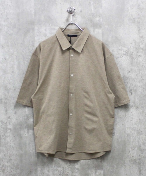 SHISKY(シスキー)の「マルチファンクション 無地 オーバーサイズ 半袖シャツ(826-105)(シャツ/ブラウス・メンズ・ブラック/カーキ/チャコール/ベージュ/オフホワイト・M/L/XL)」の4枚目の写真