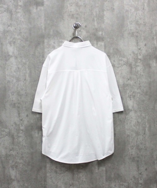 SHISKY(シスキー)の「マルチファンクション 無地 オーバーサイズ 半袖シャツ(826-105)(シャツ/ブラウス・メンズ・ブラック/カーキ/チャコール/ベージュ/オフホワイト・M/L/XL)」の7枚目の写真