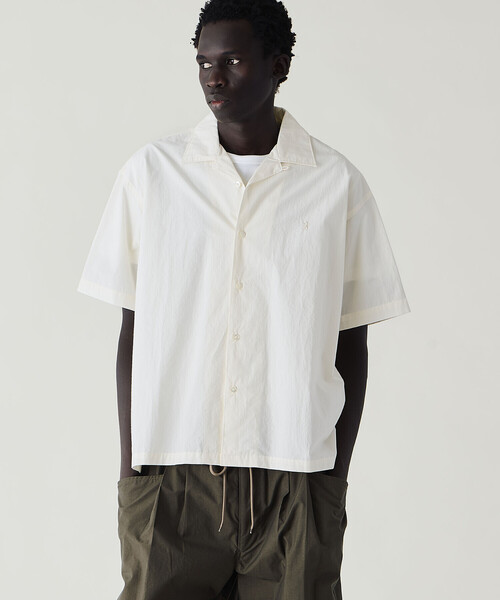 GYMPHLEX（ジムフレックス）の「Gymphlex | コットンタイプライター 半袖オープンカラーシャツ MEN（シャツ/ブラウス・メンズ・チャコール/レッド/アイボリー・XL/M/L）」の3枚目の写真