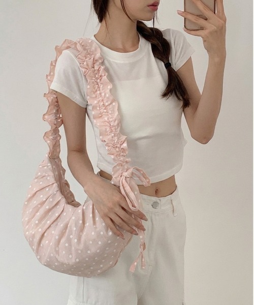 FREE STYLISTS(フリー スタイリスト)の「Y2K ドットドローストリングショルダーバッグ 3WAY(ショルダーバッグ・レディース・ホワイト/ピンク/ベージュ/ブラック/ブルー・FREE)」の5枚目の写真
