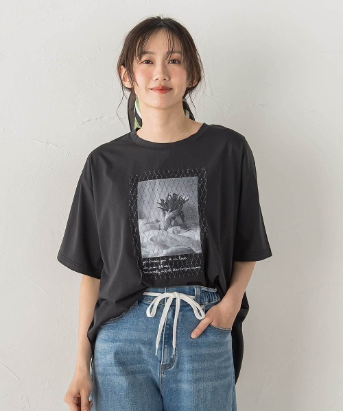 Droite lautreamont(ドロワットロートレアモン)の「チュール重ねフォトTシャツ(Tシャツ/カットソー・レディース・ブラック/ホワイト・M)」の2枚目の写真