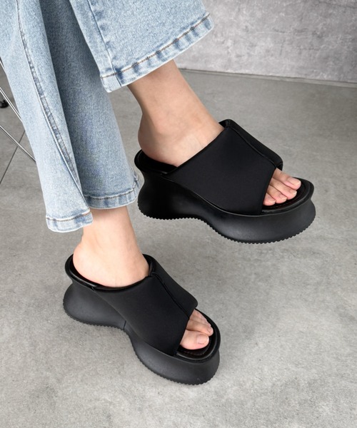WEGO(ウィゴー)の「WEGO/【26年春夏新作】パテッド厚底サンダル(サンダル・レディース・ブラック・SMALL/LARGE/MEDIUM)」の1枚目の写真