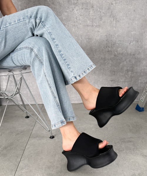 WEGO(ウィゴー)の「WEGO/【26年春夏新作】パテッド厚底サンダル(サンダル・レディース・ブラック・SMALL/LARGE/MEDIUM)」の7枚目の写真