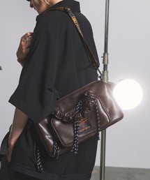 MAISON SPECIAL(���]���X�y�V����)�́sUNISEX�t�yTHEATRE PRODUCTS�zCollaboration Multiway Vegan Leather Baguette Bag/�V�A�^�[�v���_�N�c�R���{���[�V�����}���`�E�F�C���B�[�K�����U�[�o�Q�b�g�o�b�O�yMAISON SPECIAL/���]���X�y�V�����z(�V�����_�[�o�b�O)