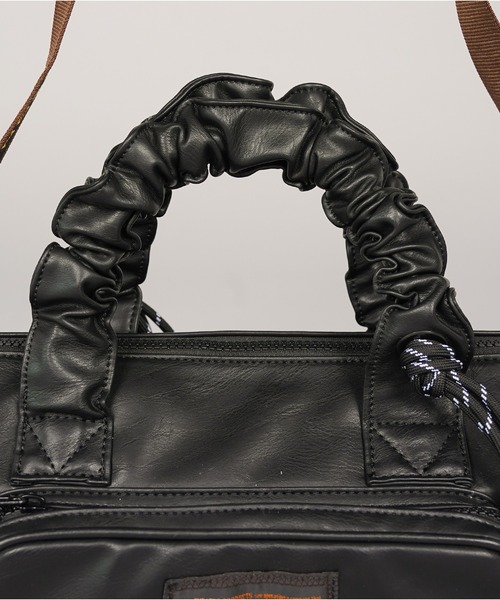 MAISON SPECIAL(メゾンスペシャル)の「《UNISEX》【THEATRE PRODUCTS】Collaboration Multiway Vegan Leather Baguette Bag/シアタープロダクツコラボレーションマルチウェイヴィーガンレザーバゲットバッグ【MAISON SPECIAL/メゾンスペシャル】(ショルダーバッグ・メンズ・ブラウン/ブラック・FREE)」の8枚目の写真