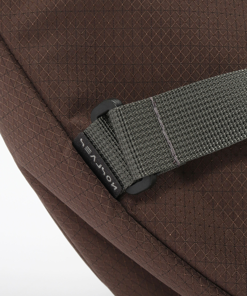 SEALSON(シールソン)の「SEALSON / シールソン M3 CROSSBODY BAG BROWN(ショルダーバッグ・メンズ・ブラウン・FREE)」の6枚目の写真