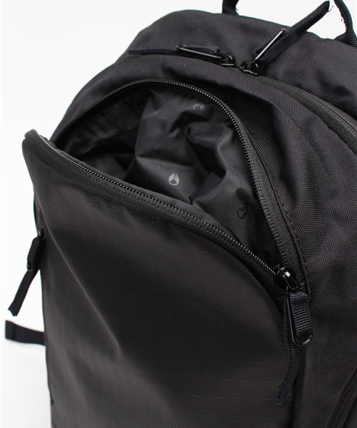 NIXON(ニクソン)の「THE RIDGE BACKPACK(バックパック/リュック・メンズ・グレー/ブラック/パープル/グレー系その他/ブルー系その他/オリーブ/ブルー系その他2/その他/その他2/ネイビー/その他3・FREE)」の16枚目の写真