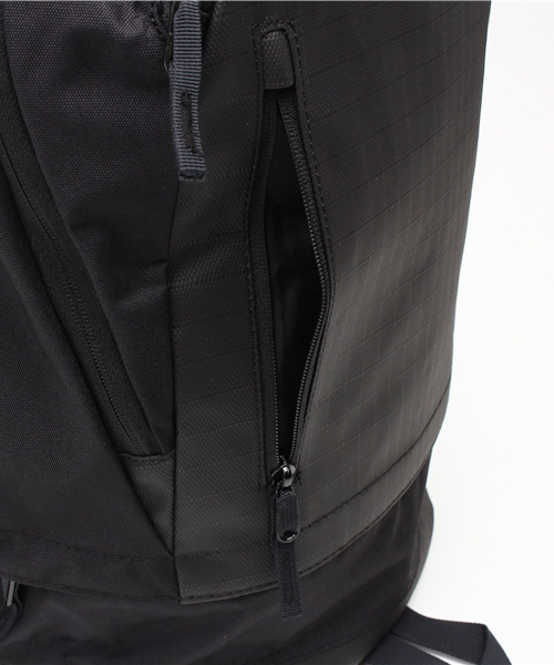 NIXON(ニクソン)の「THE RIDGE BACKPACK(バックパック/リュック・メンズ・グレー/ブラック/パープル/グレー系その他/ブルー系その他/オリーブ/ブルー系その他2/その他/その他2/ネイビー/その他3・FREE)」の19枚目の写真