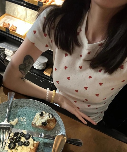 HALEY PESCA(ヘーリーペスカ)の「HALEY PESCA/ハートドット半袖Tシャツ(Tシャツ/カットソー・レディース・ホワイト・MEDIUM/SMALL)」の3枚目の写真