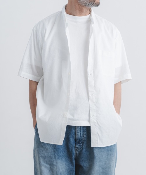 quadro(クオドロ)の「リネンコットンポリ平織BD半袖シャツ(シャツ/ブラウス・メンズ・ホワイト・MEDIUM/LARGE)」の1枚目の写真